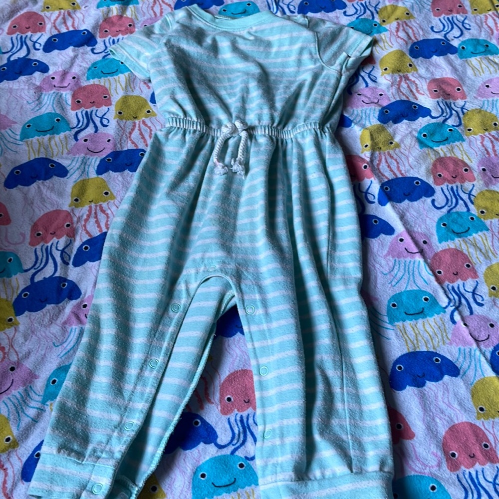 Cute blue and white striped romper !! 🤍